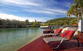 Canalfront Retreat, Private Jetty & Pool